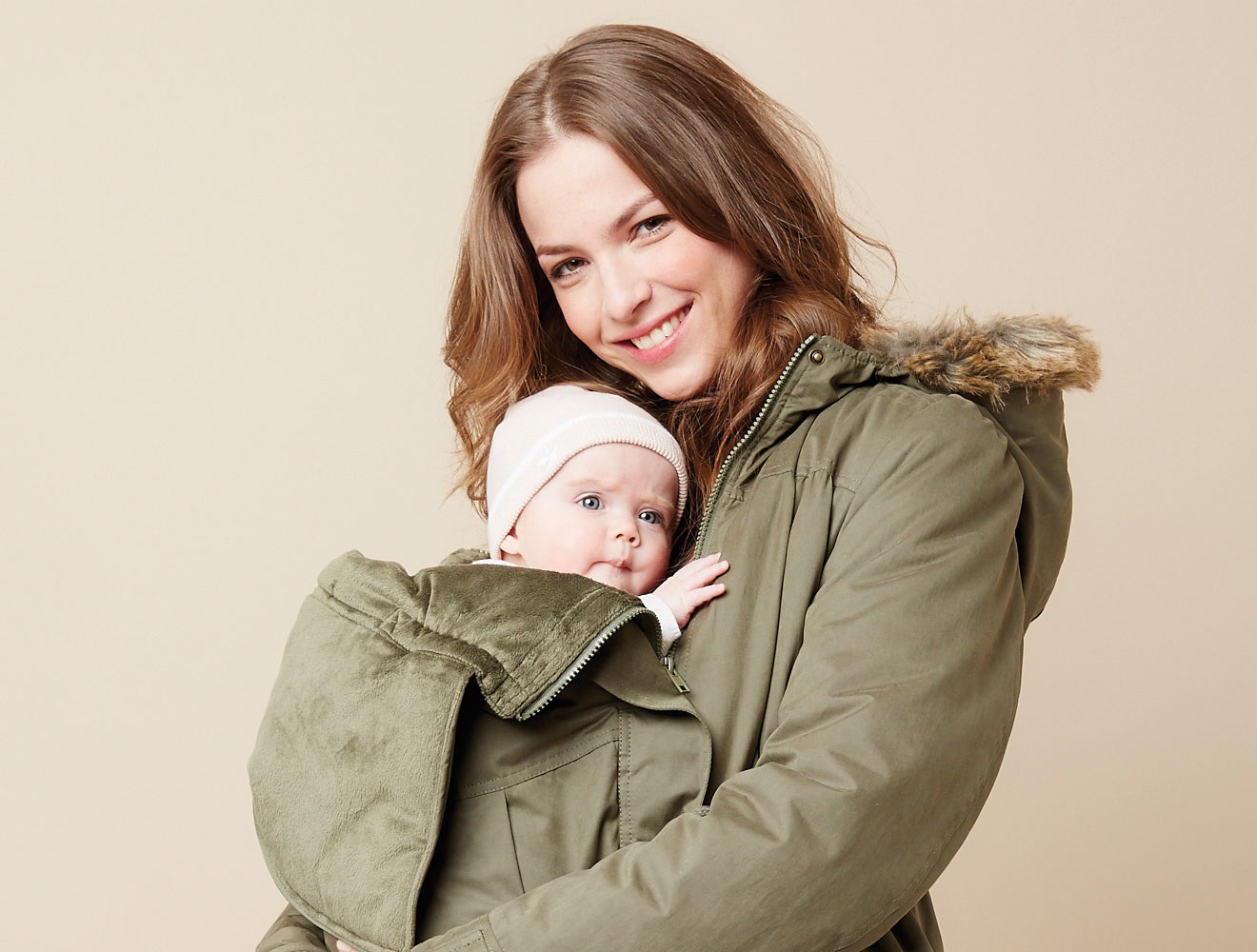 8 manteaux de portage pour se balader avec bébé pendant l'hiver