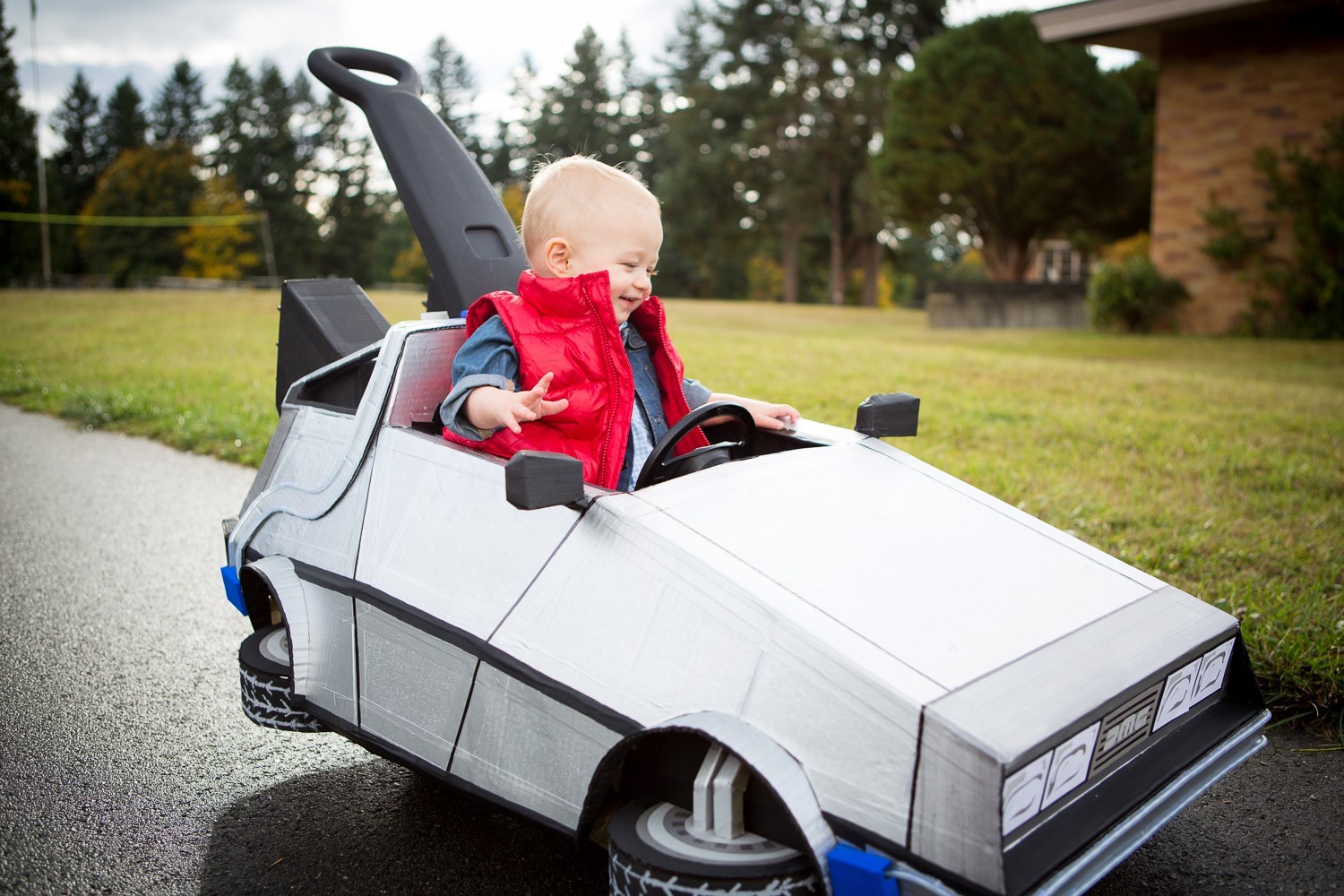 Мальчики делают машины. Детские машинки. Машина для детей. Настоящая машина для детей. Крутые детские машины.
